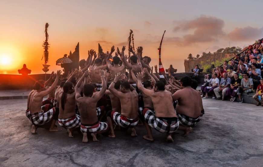 Uluwatu Temple Sunset and Kecak Fire Dance Tour